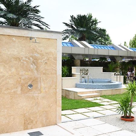 Multi Grand Pharaon Hotel Ptghni Exterior foto