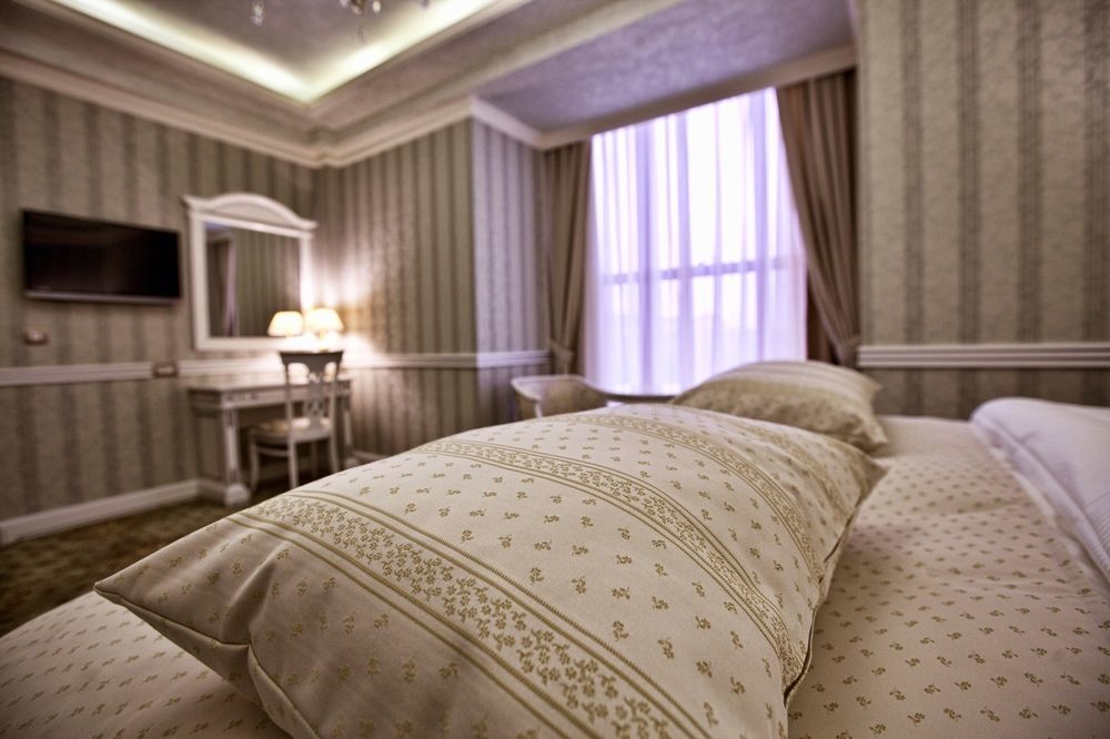 Multi Grand Pharaon Hotel Ptghni Exterior foto