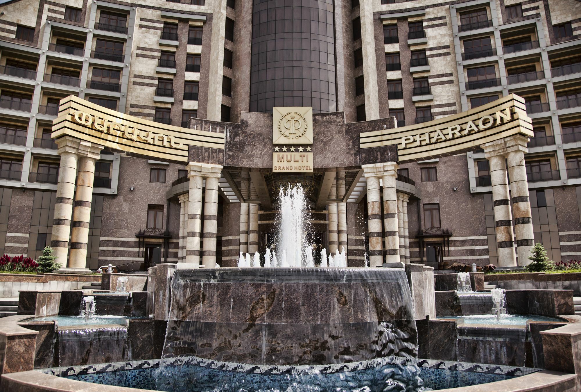 Multi Grand Pharaon Hotel Ptghni Exterior foto