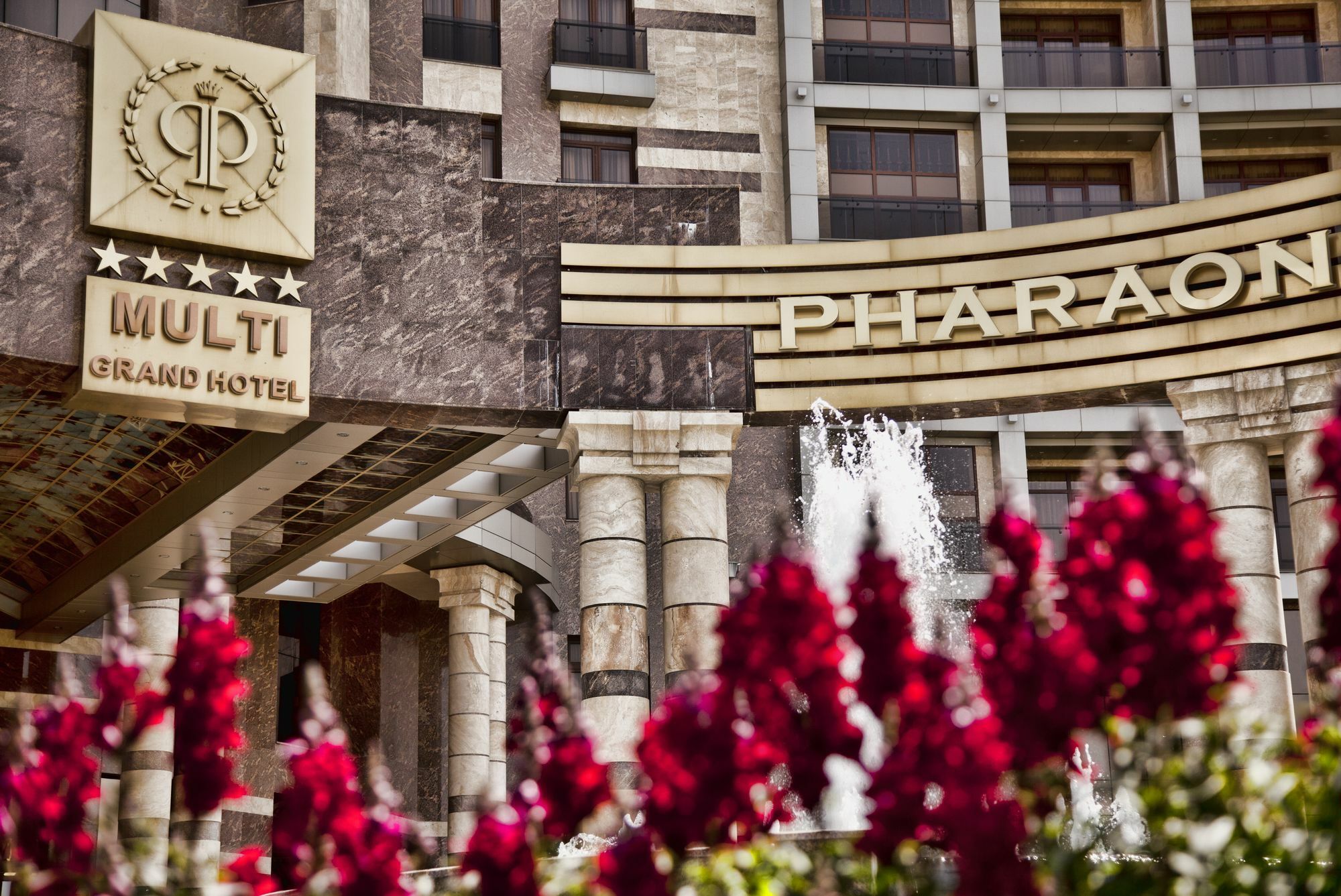 Multi Grand Pharaon Hotel Ptghni Exterior foto